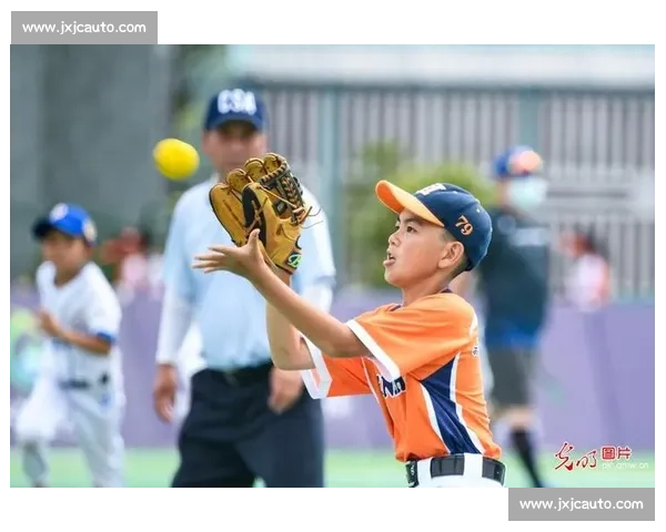 陕西 600 少年挥棒逐梦，棒垒球 “小众” 变 “热潮”