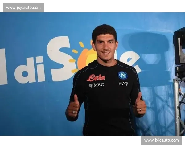 前裁判痛批 VAR 失灵：迪洛伦佐主动找接触，那不勒斯点球该取消