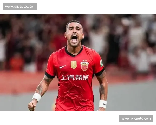 山东 3-1 逆转海港引热议：快节奏对决下，莱昂纳多伤退成转折点