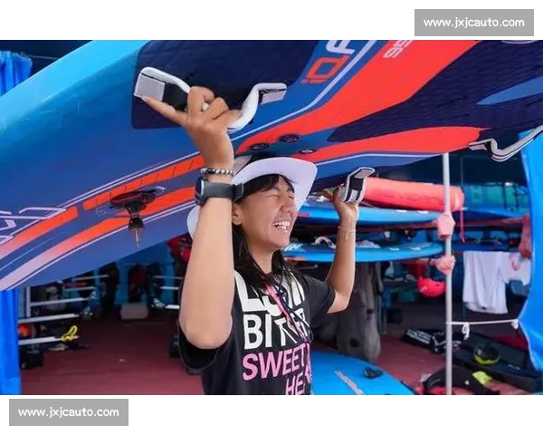 全运会帆板赛场：彝族姑娘阿于五牛的山海逐梦路